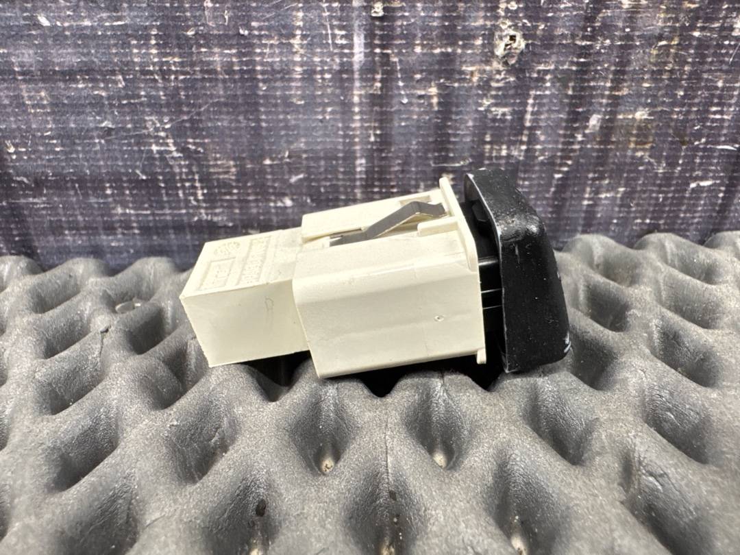 Кнопка ESP, 216 рублей, Красноярск