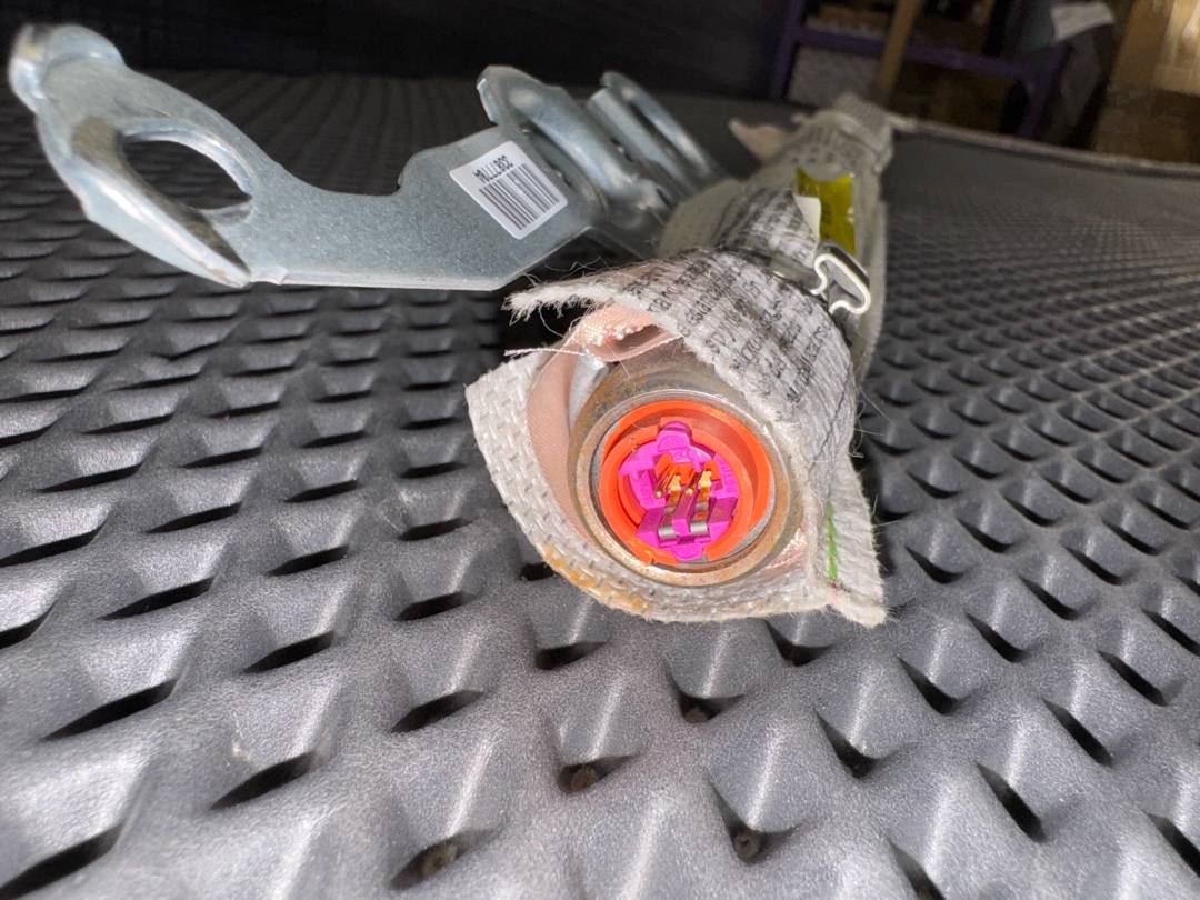 Подушка безопасности, 636 рублей, Красноярск