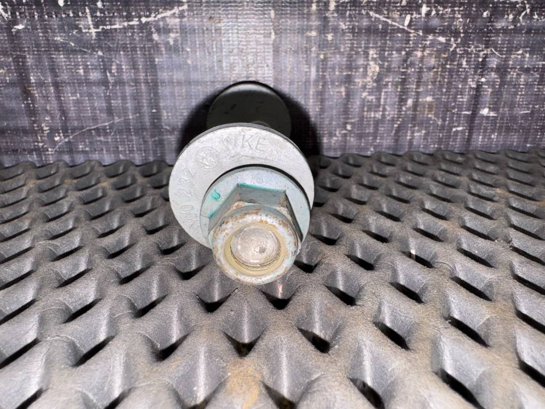 Болт развальный, 710 рублей, Красноярск