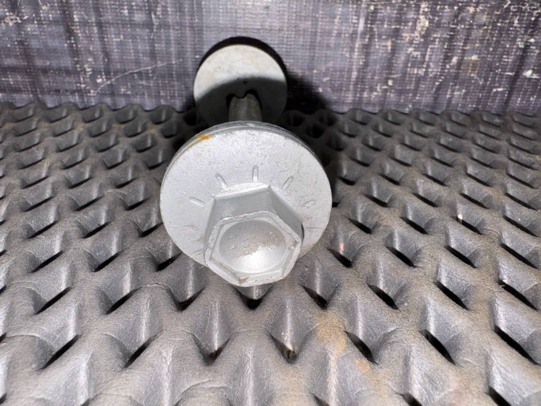 Болт развальный, 710 рублей, Красноярск