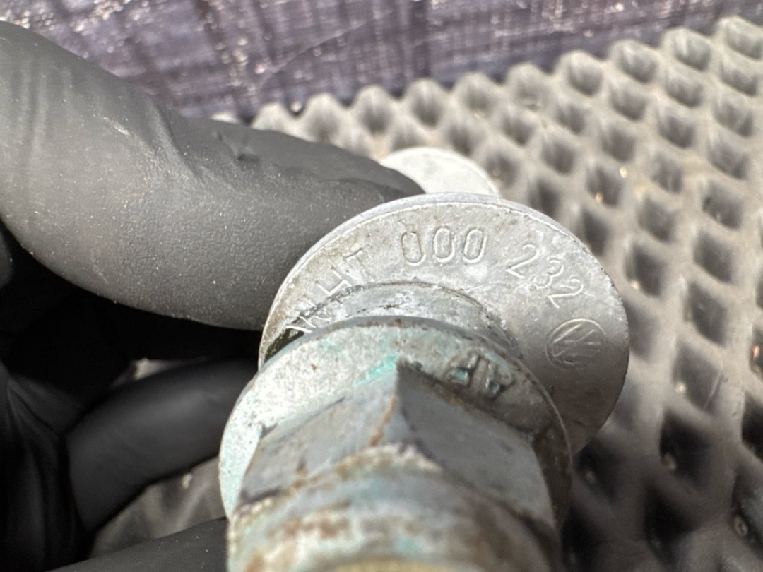 Болт развальный, 710 рублей, Красноярск