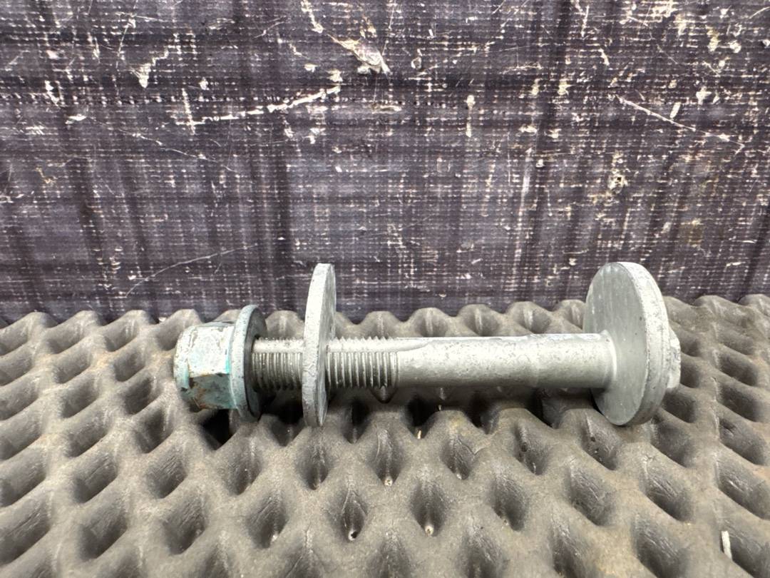 Болт развальный, 710 рублей, Красноярск