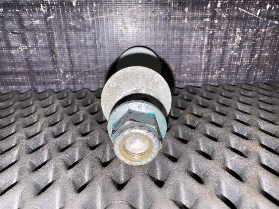 Болт развальный, 710 рублей, Красноярск