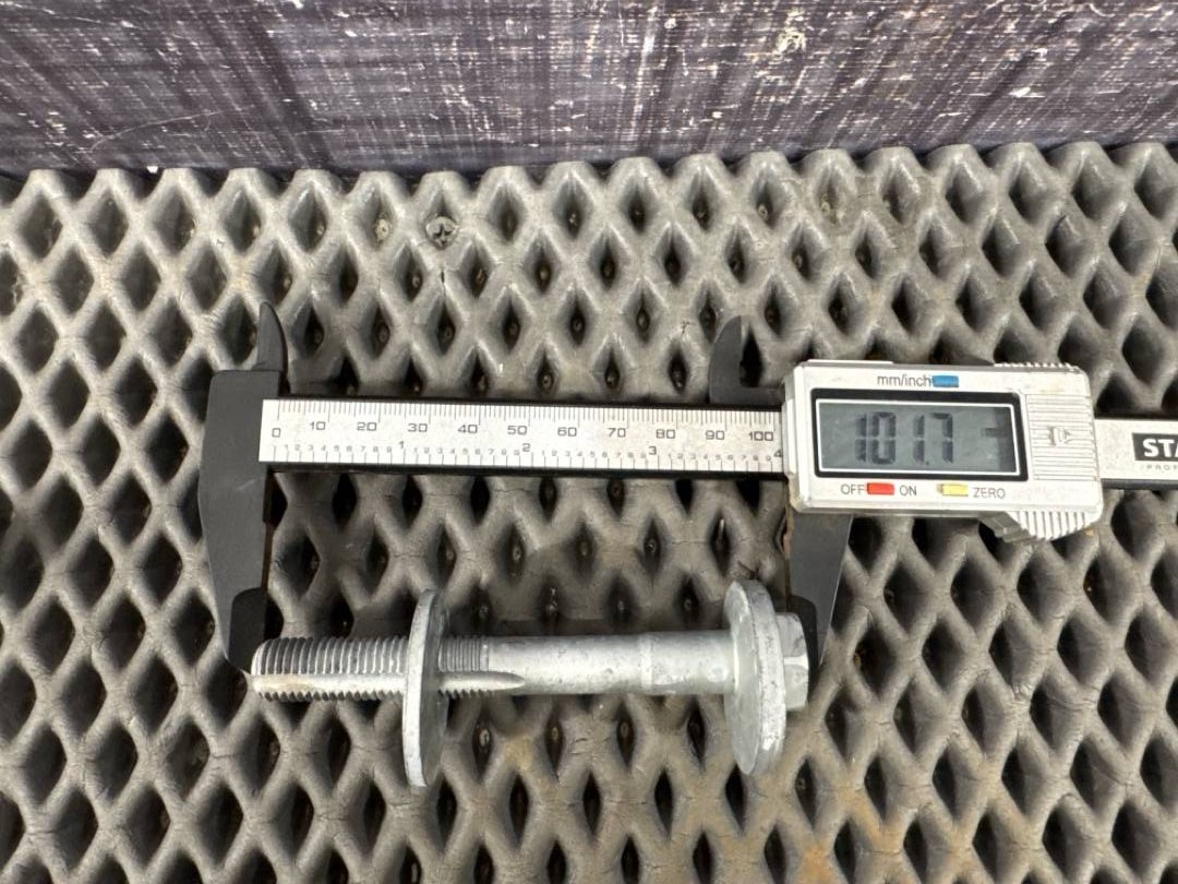 Болт развальный, 710 рублей, Красноярск