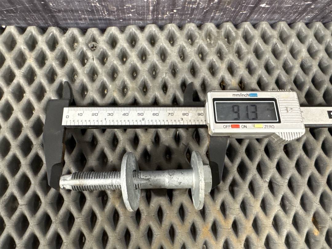 Болт развальный, 710 рублей, Красноярск