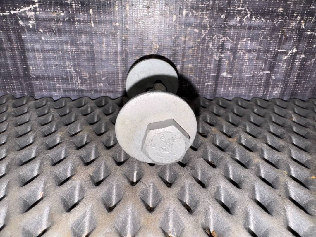 Болт развальный, 710 рублей, Красноярск