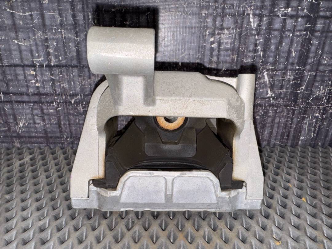 Подушка двигателя, 3940 рублей, Красноярск