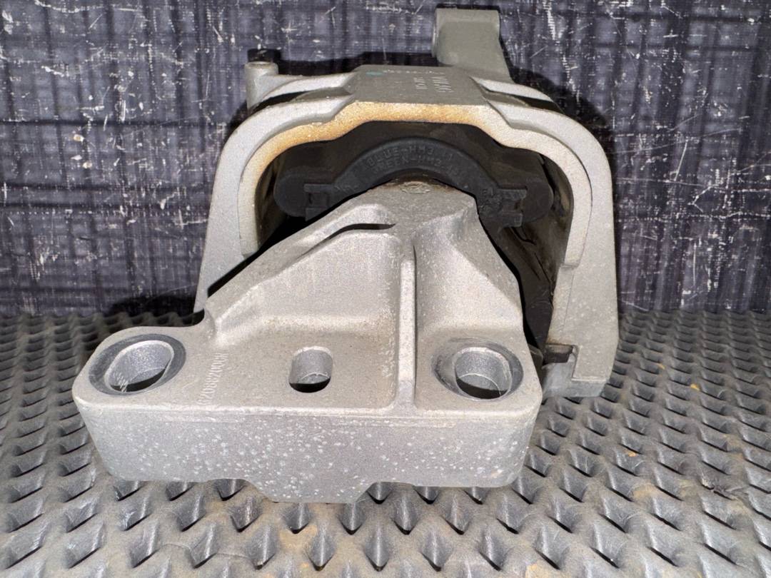 Подушка двигателя, 3940 рублей, Красноярск