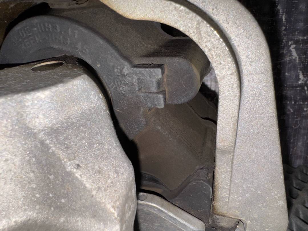 Подушка двигателя, 3940 рублей, Красноярск