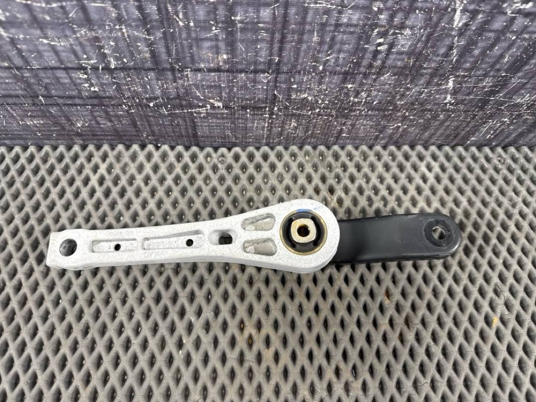 Опора двигателя, 2460 рублей, Красноярск