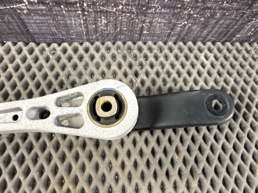 Опора двигателя, 2460 рублей, Красноярск