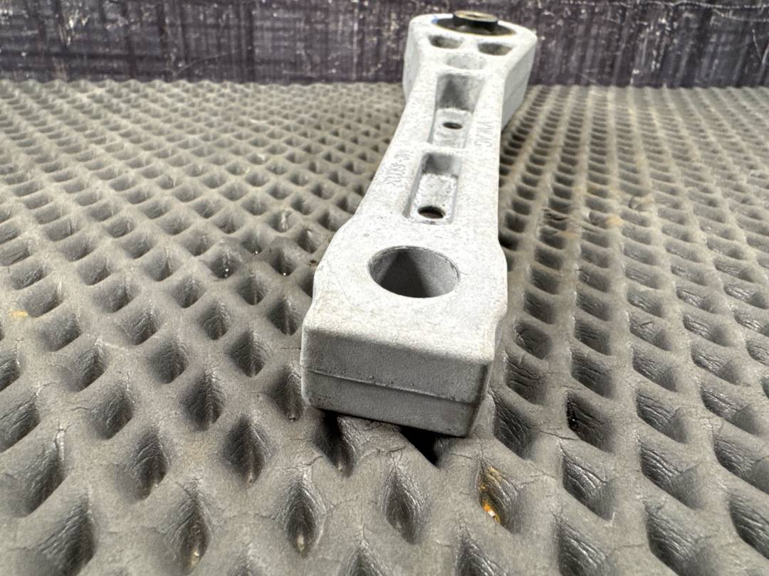 Опора двигателя, 2460 рублей, Красноярск