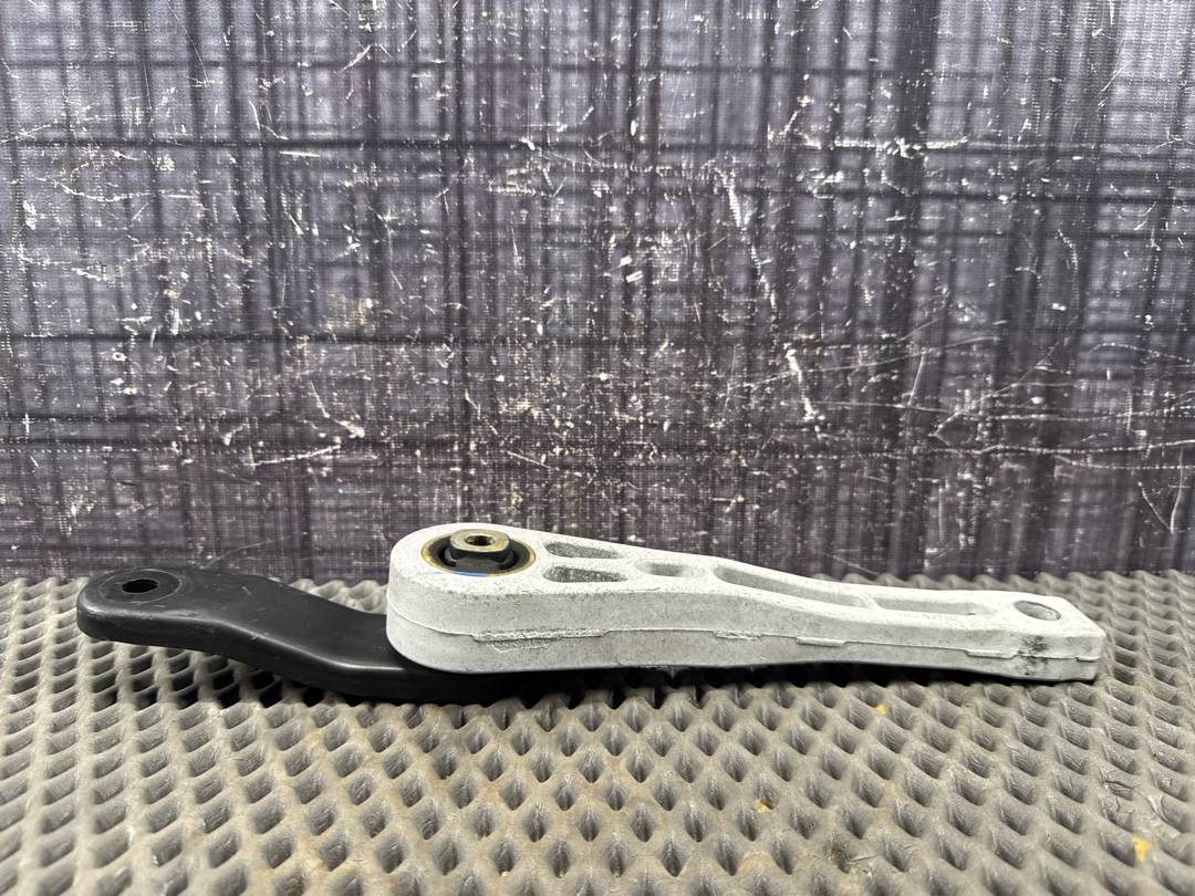 Опора двигателя, 2460 рублей, Красноярск