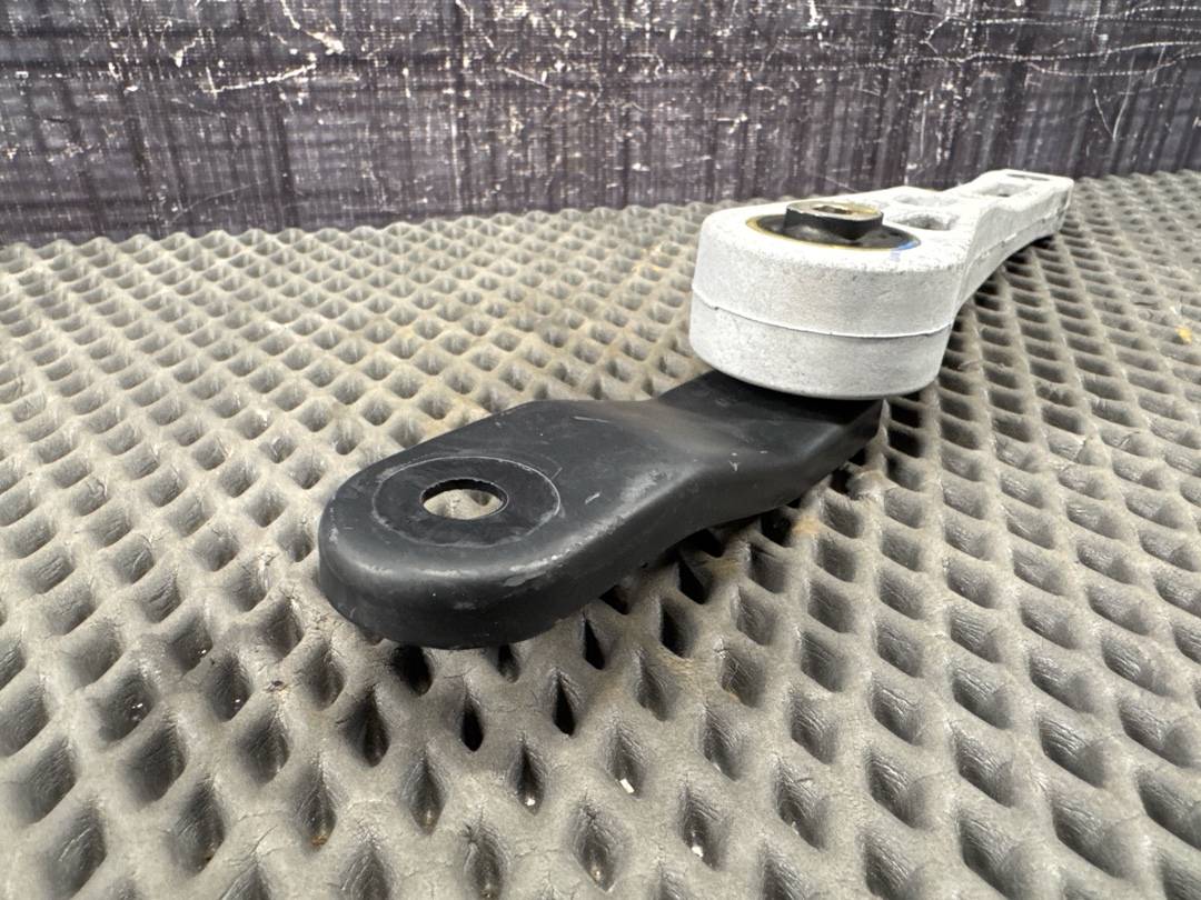 Опора двигателя, 2460 рублей, Красноярск