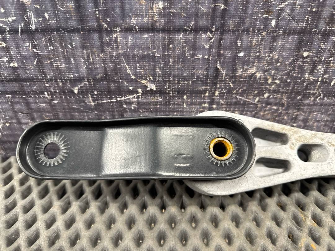 Опора двигателя, 2460 рублей, Красноярск