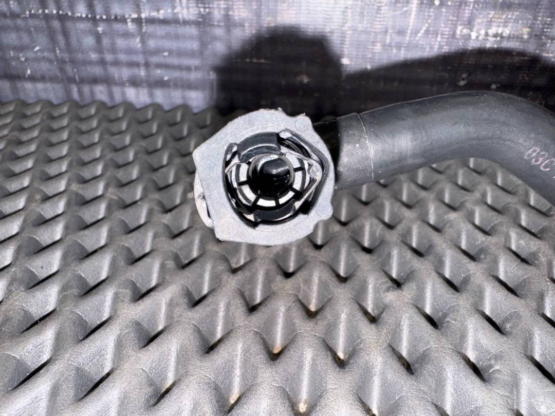 Клапан вентиляции топливного бака, 2420 рублей, Красноярск