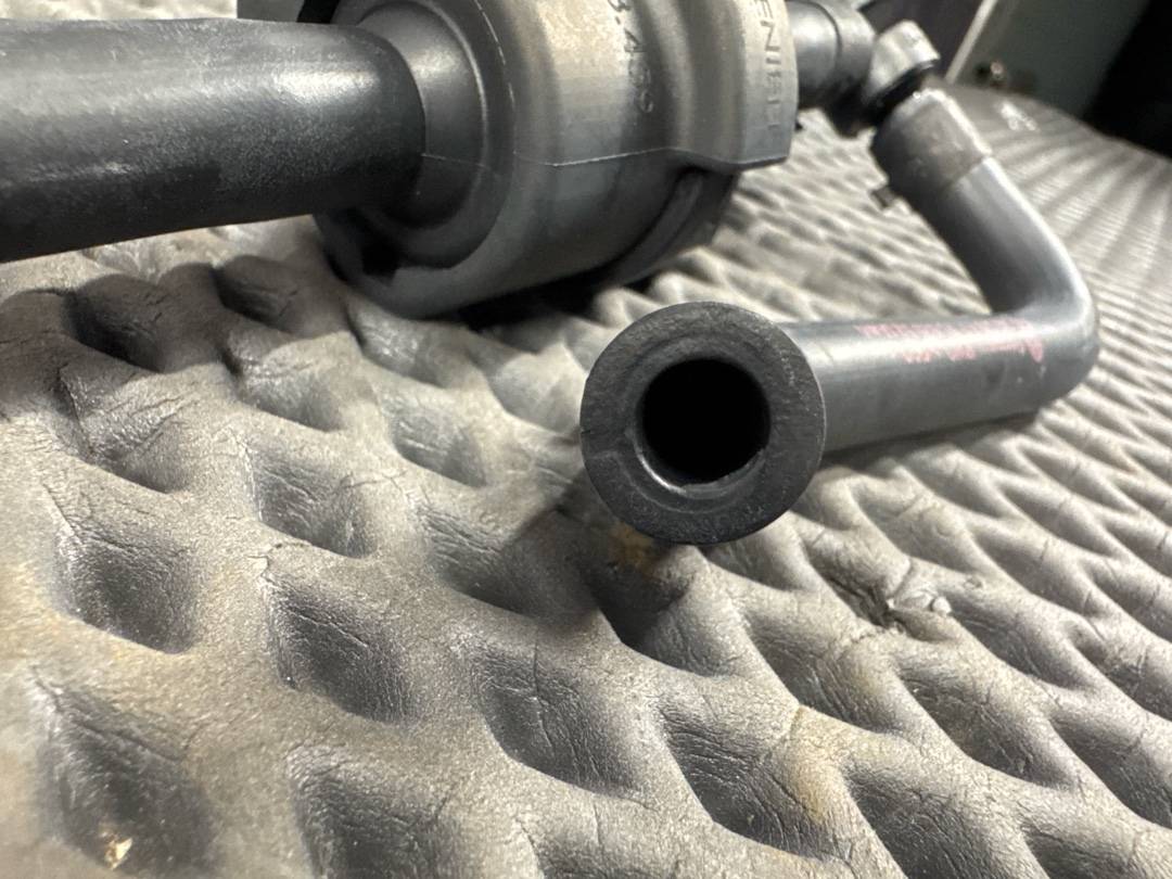 Клапан вентиляции топливного бака, 2420 рублей, Красноярск