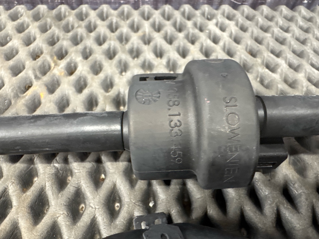 Клапан вентиляции топливного бака, 2420 рублей, Красноярск