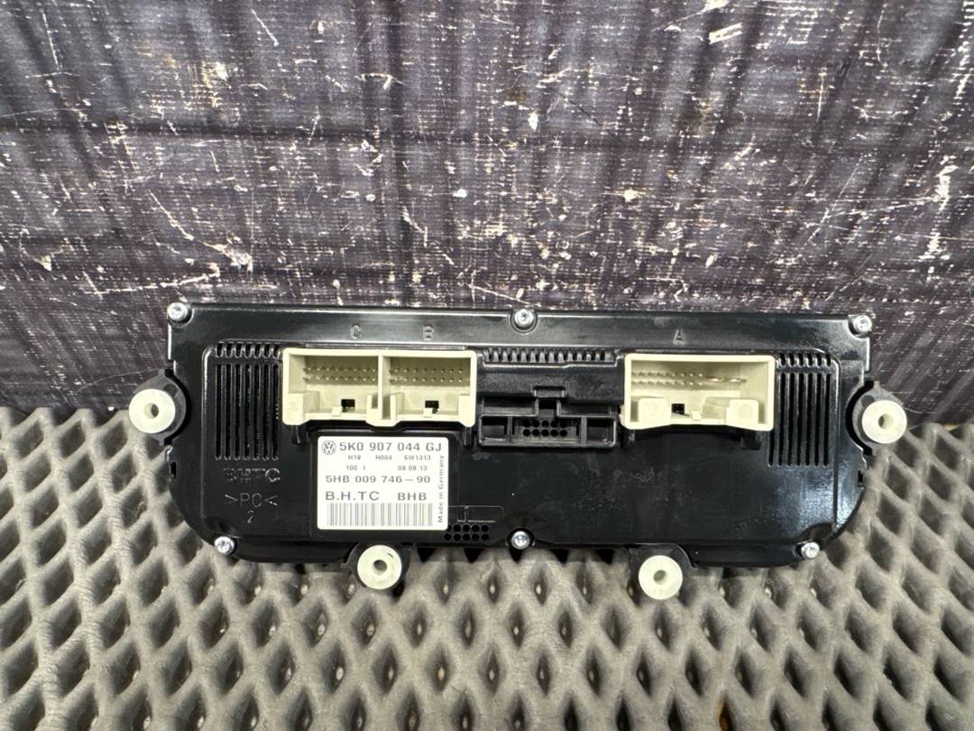 Блок управления климат-контролем, 3240 рублей, Красноярск