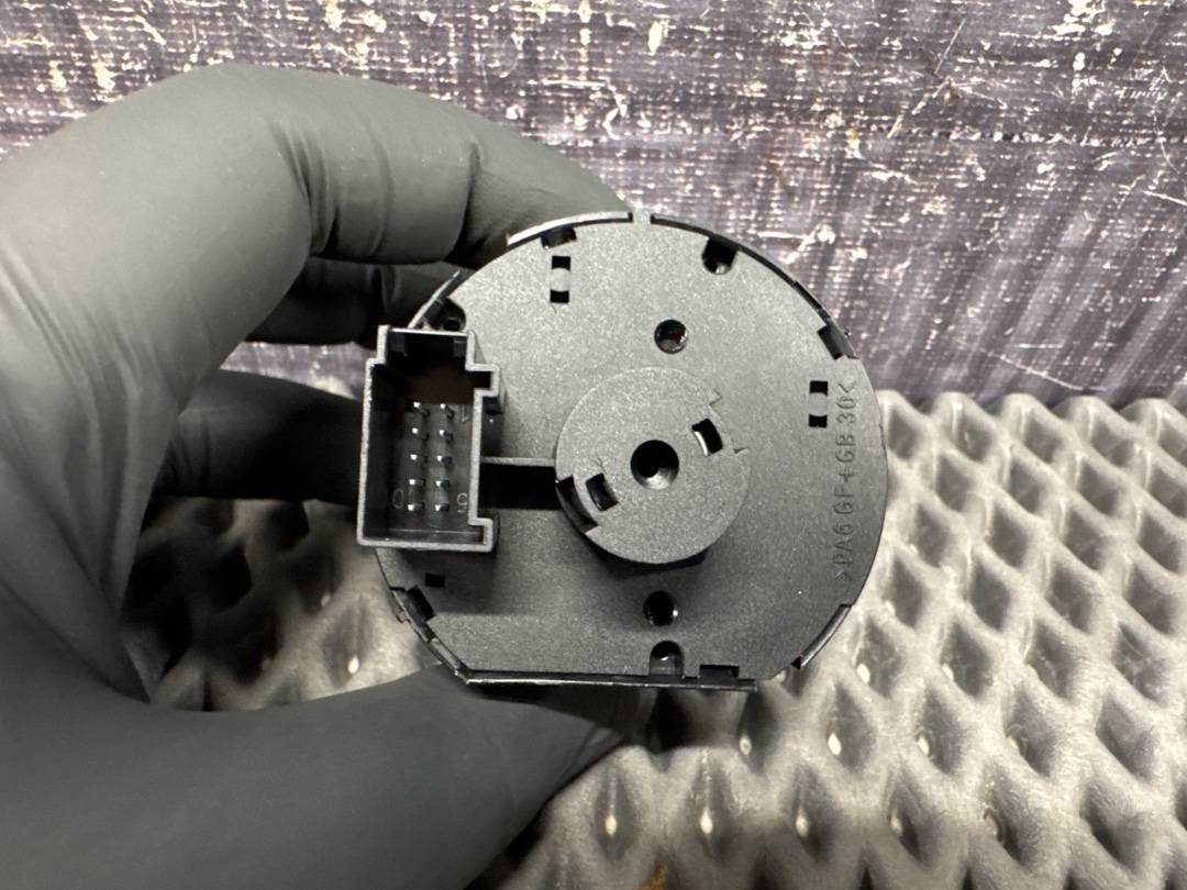 Переключатель света, 2440 рублей, Красноярск