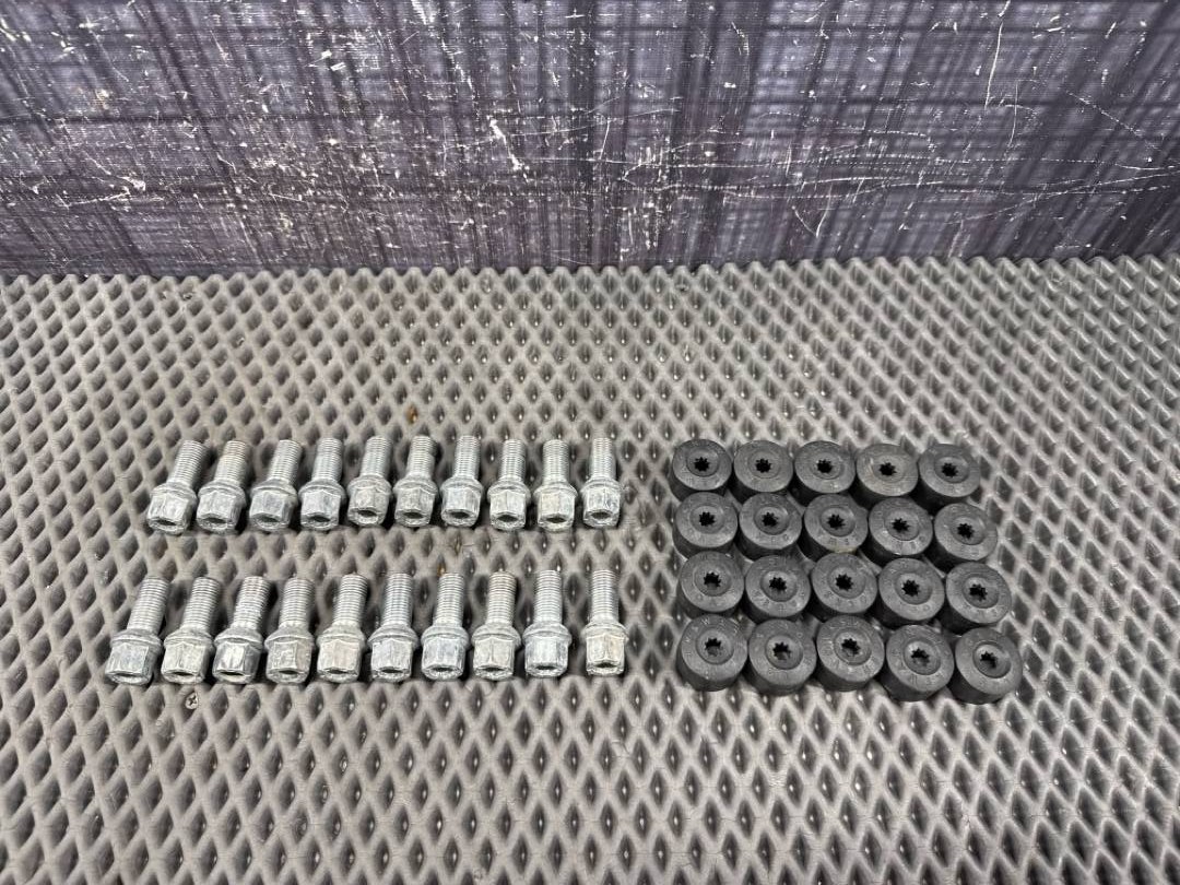 Комплект колесных болтов, 3270 рублей, Красноярск