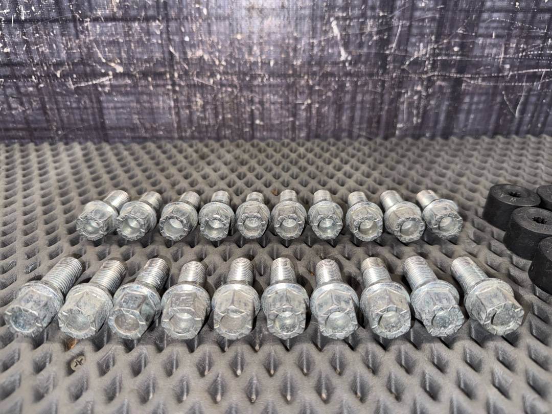 Комплект колесных болтов, 3270 рублей, Красноярск