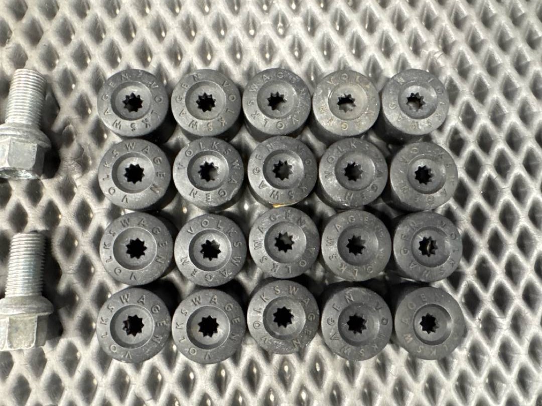 Комплект колесных болтов, 3270 рублей, Красноярск