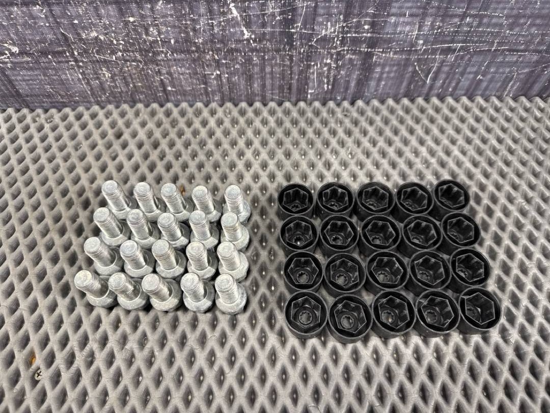 Комплект колесных болтов, 3270 рублей, Красноярск