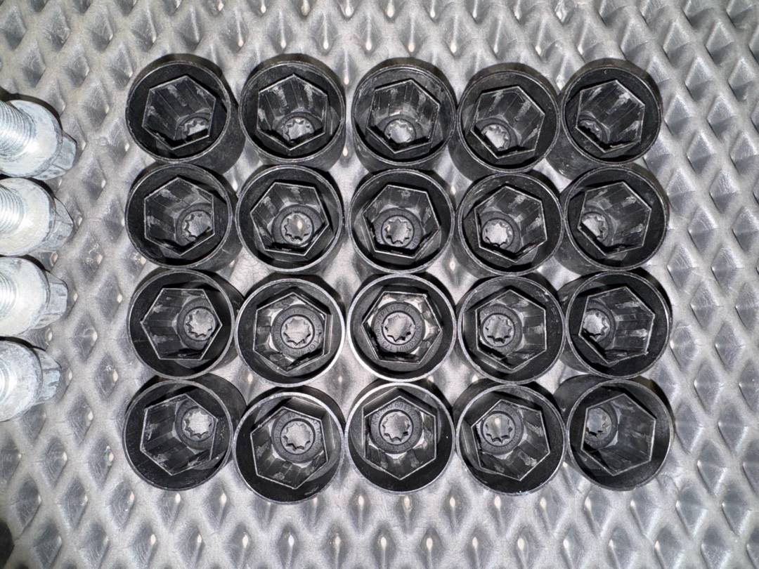 Комплект колесных болтов, 3270 рублей, Красноярск