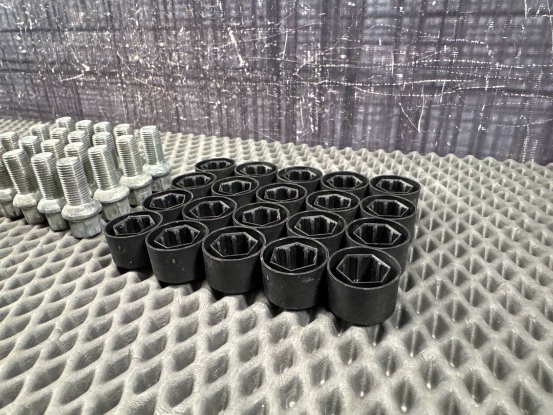 Комплект колесных болтов, 3270 рублей, Красноярск