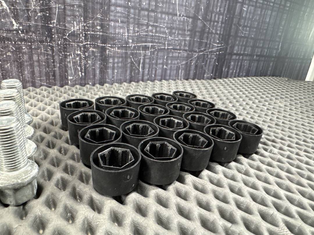 Комплект колесных болтов, 3270 рублей, Красноярск