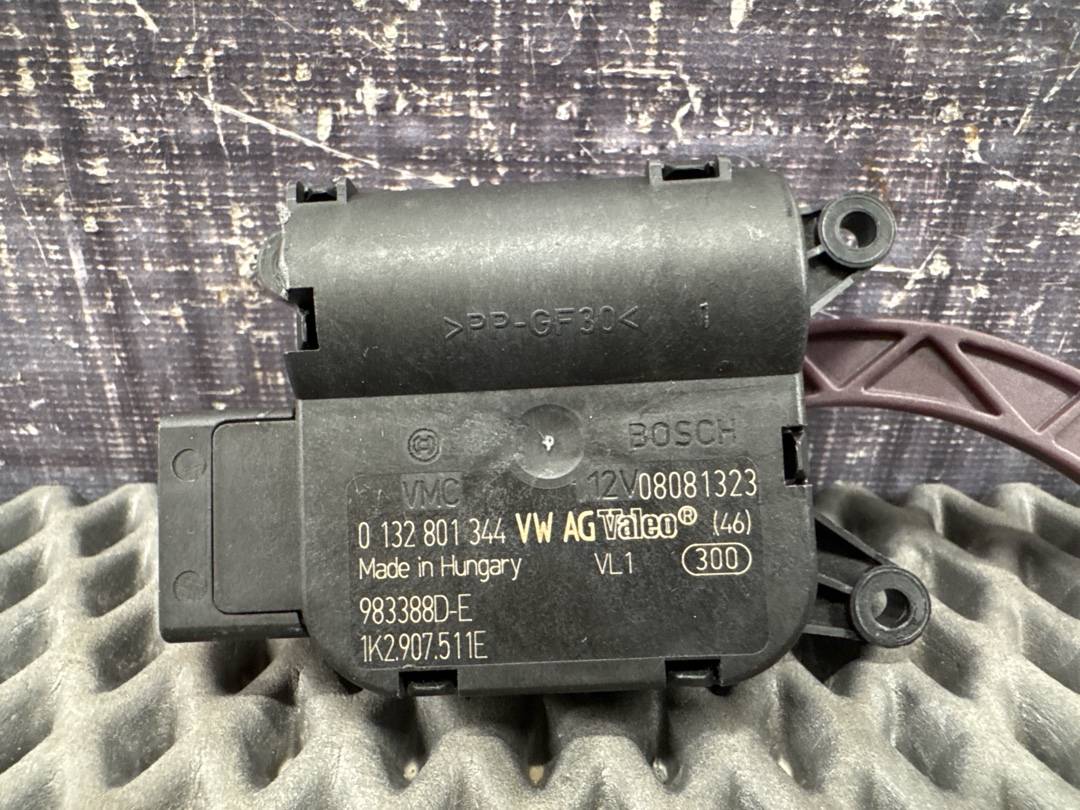 Мотор заслонки печки, 1470 рублей, Красноярск