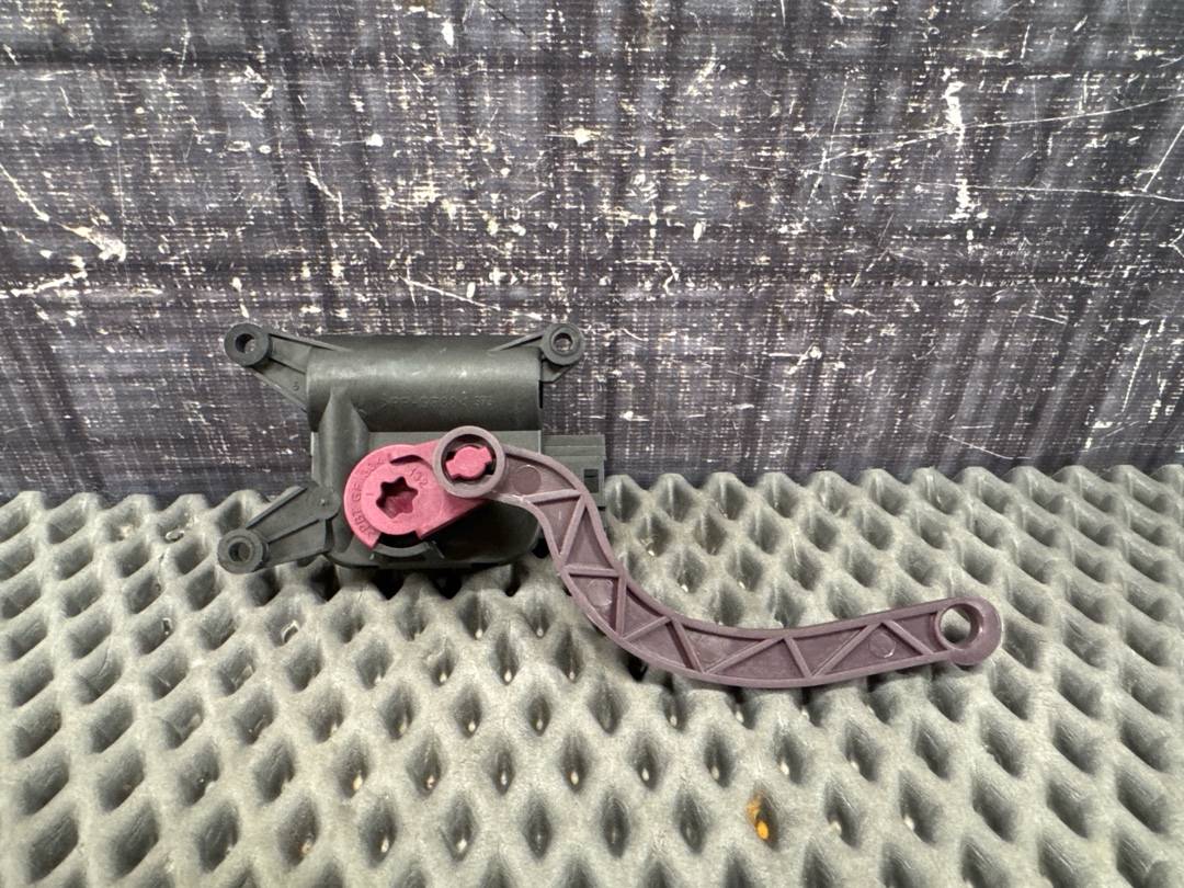 Мотор заслонки печки, 1470 рублей, Красноярск