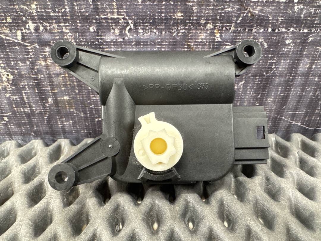 Мотор заслонки печки, 1470 рублей, Красноярск