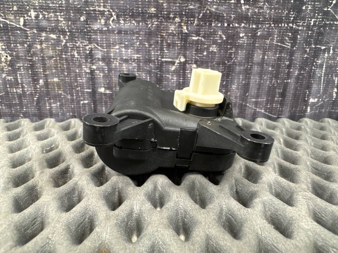 Мотор заслонки печки, 1470 рублей, Красноярск