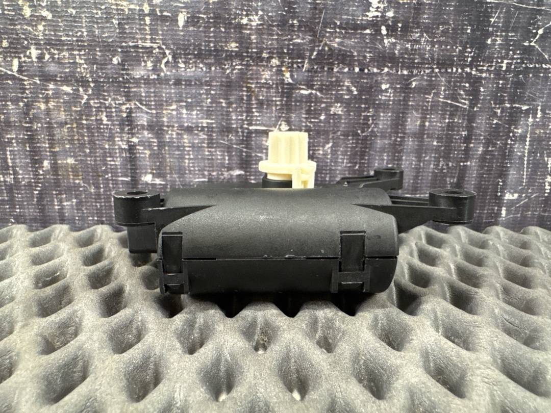 Мотор заслонки печки, 1470 рублей, Красноярск