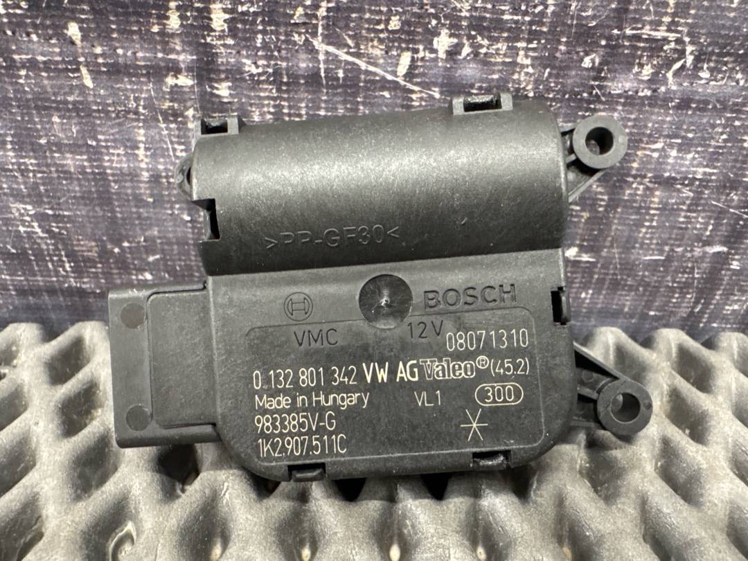 Мотор заслонки печки, 1470 рублей, Красноярск