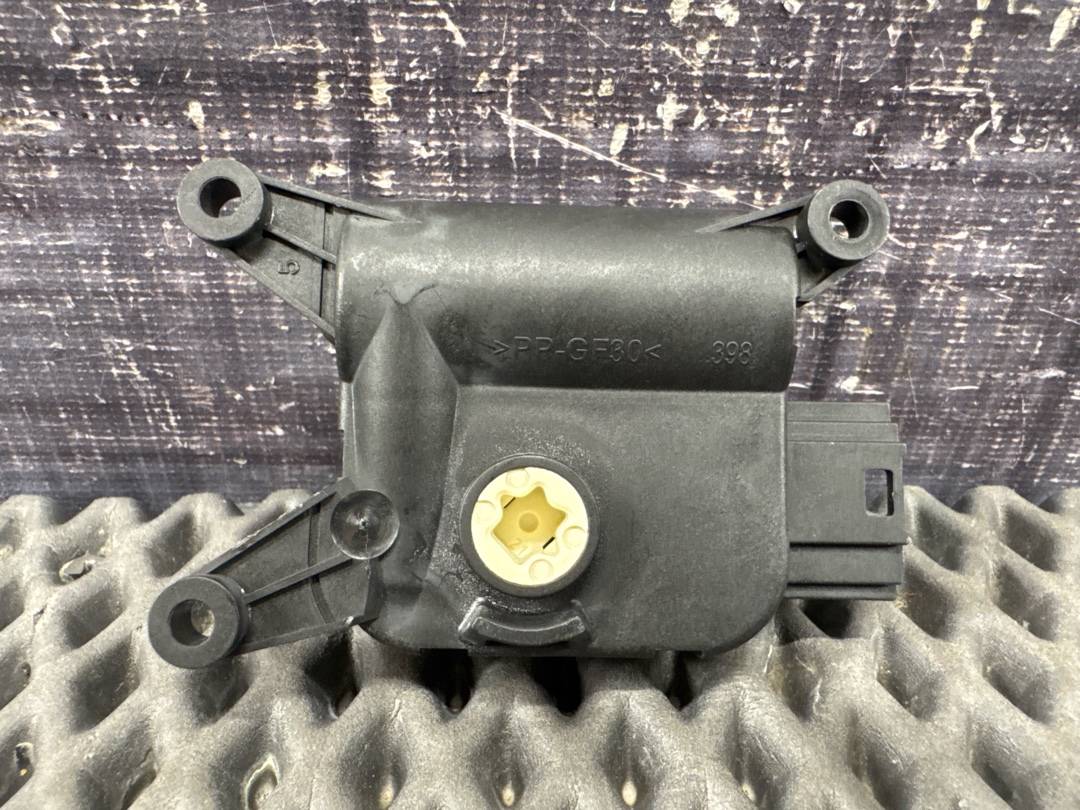 Мотор заслонки печки, 1470 рублей, Красноярск