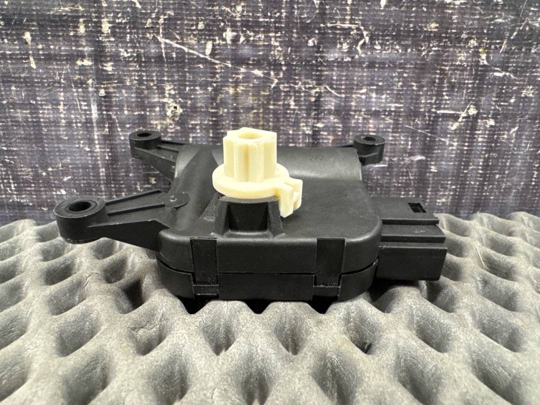 Мотор заслонки печки, 1470 рублей, Красноярск