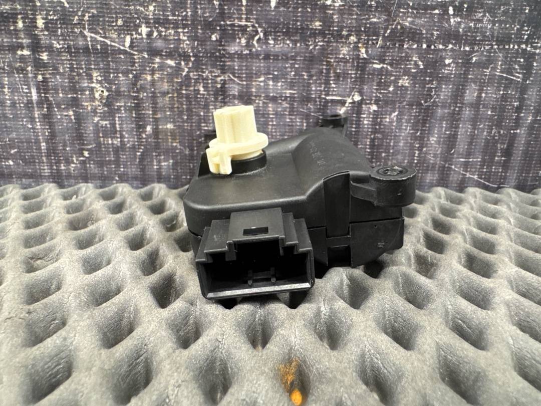 Мотор заслонки печки, 1470 рублей, Красноярск