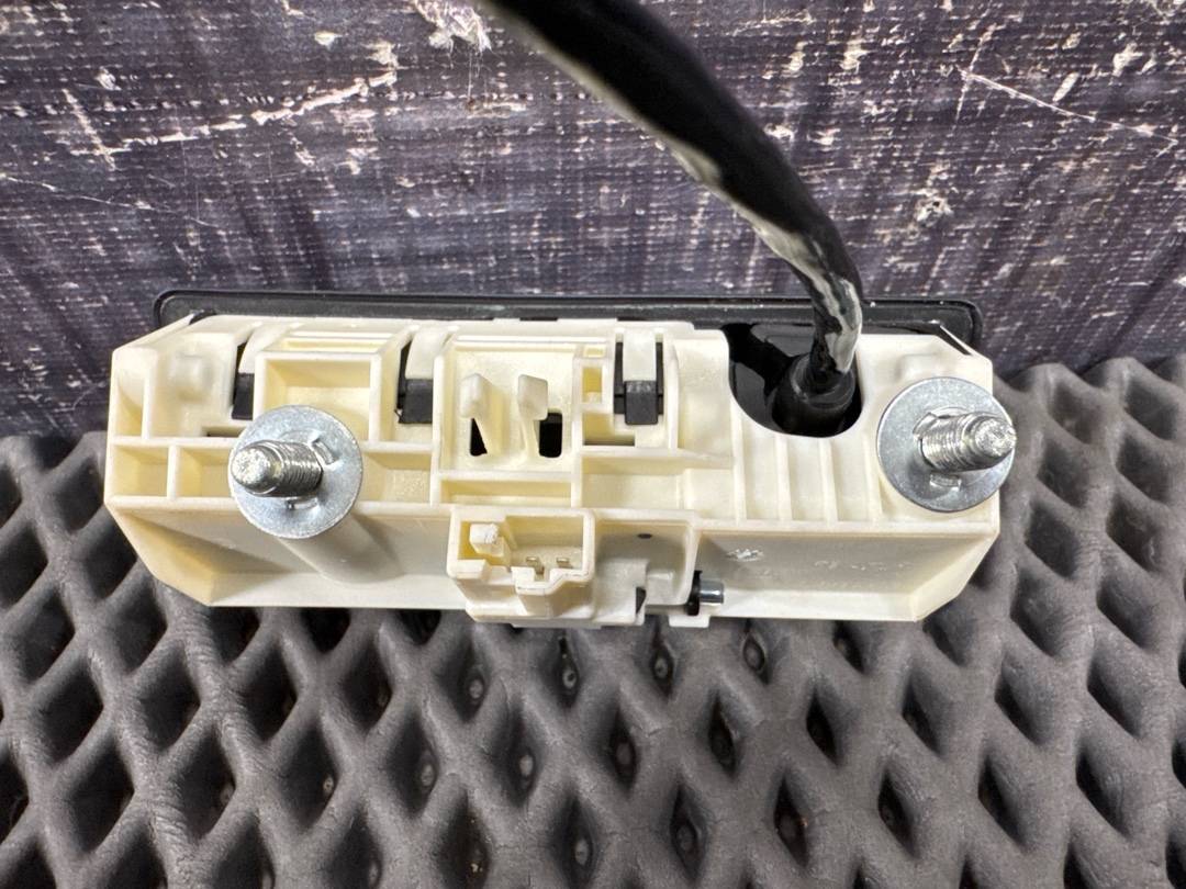 Кнопка открывания багажника, 6860 рублей, Красноярск