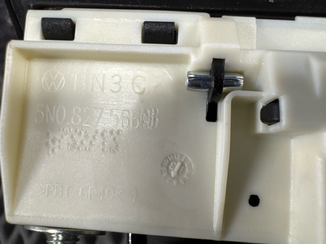 Кнопка открывания багажника, 6860 рублей, Красноярск