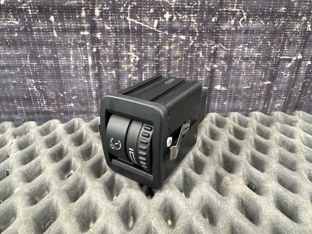 Кнопка яркости подсветки, 612 рублей, Красноярск