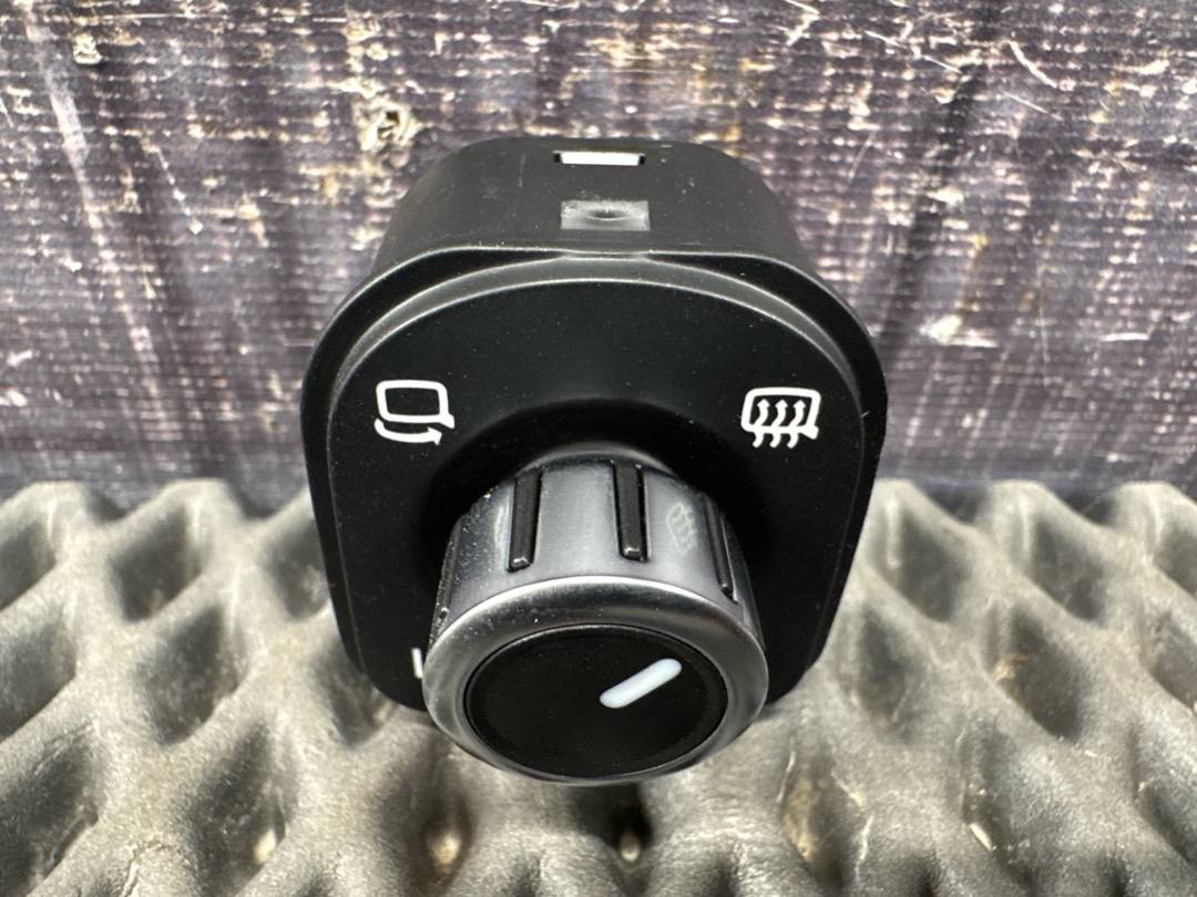 Кнопка регулировки зеркал, 2020 рублей, Красноярск