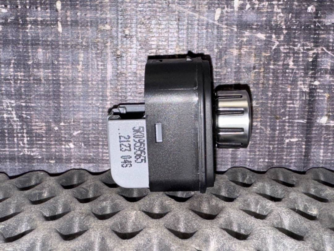 Кнопка регулировки зеркал, 2020 рублей, Красноярск