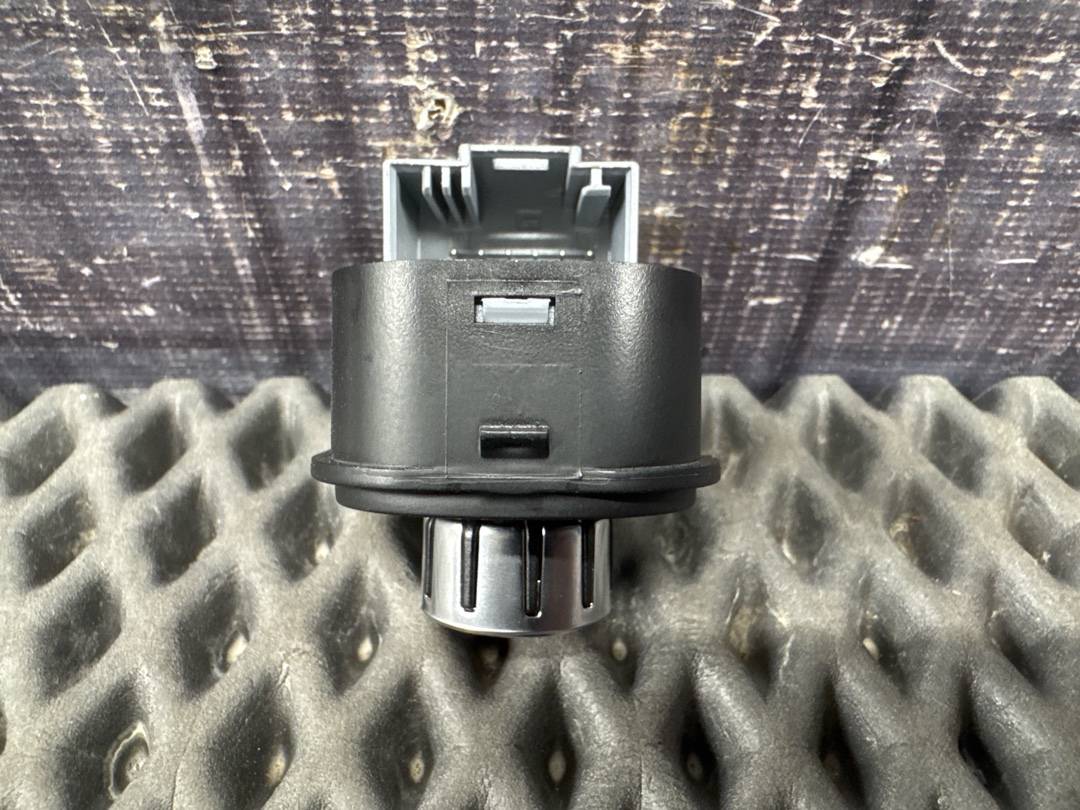 Кнопка регулировки зеркал, 2020 рублей, Красноярск