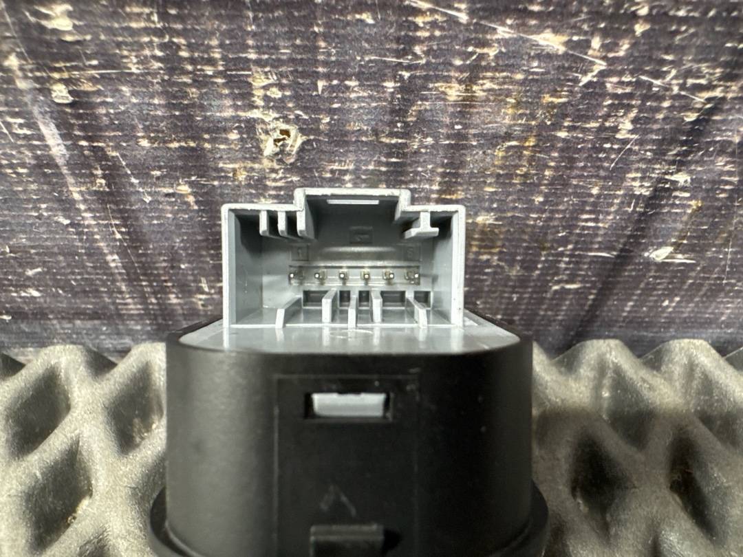 Кнопка регулировки зеркал, 2020 рублей, Красноярск