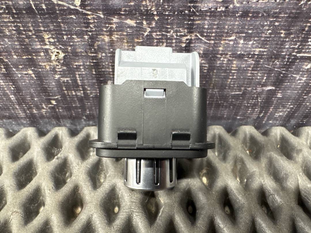 Кнопка регулировки зеркал, 2020 рублей, Красноярск