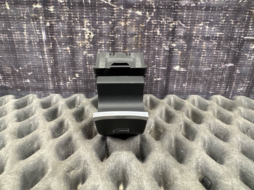 Кнопка стеклоподъемника, 620 рублей, Красноярск