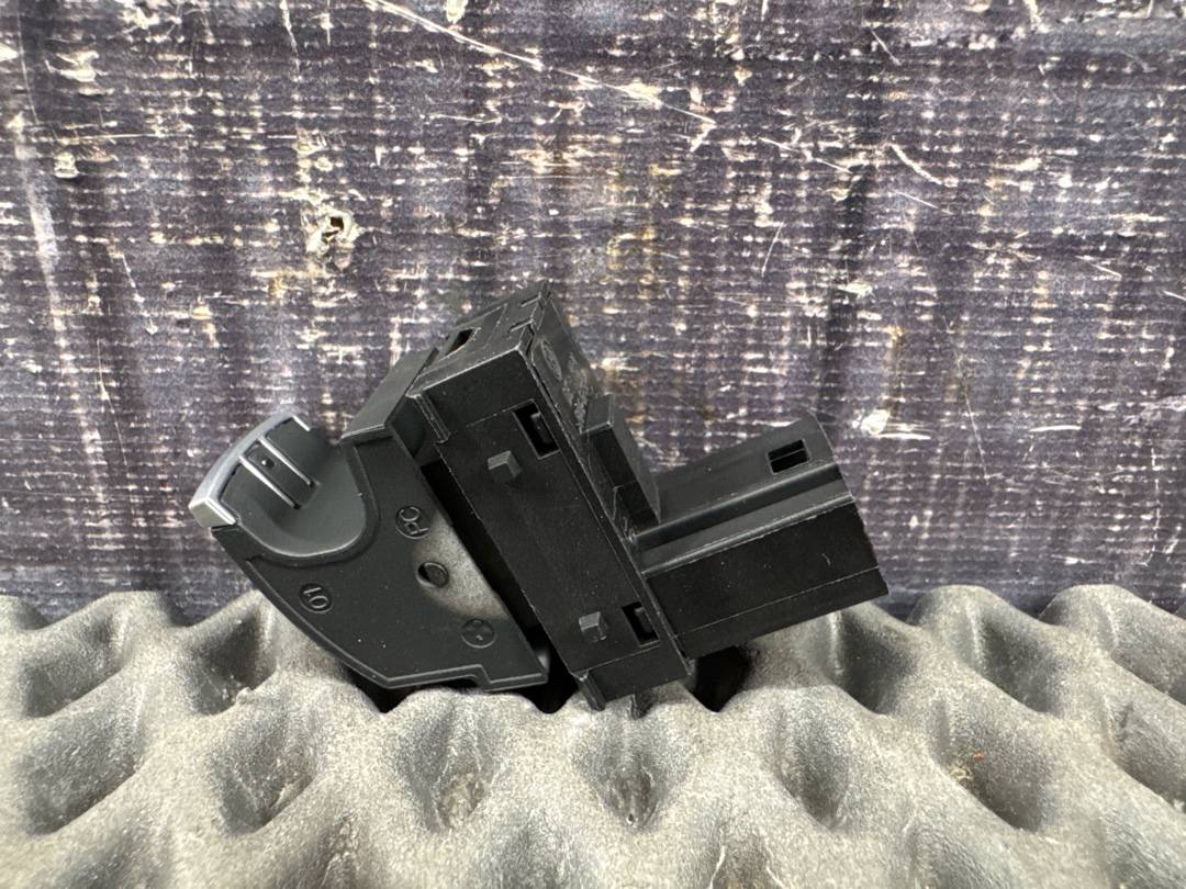 Кнопка стеклоподъемника, 620 рублей, Красноярск